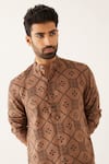 Son Of A Noble Snob_Brown Linen Halles Clover Print Kurta And Trouser Set _at_Aza_Fashions