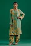 Buy_Sitaraa_Green Crepe Printed Bageecha V Neck Kavya Kurta With Pant _at_Aza_Fashions