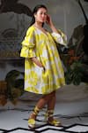 Buy_Ekastories_Green Cotton V-neck Sonder Floral Print Dress _at_Aza_Fashions