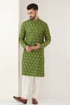 Buy_Kasbah_Green Silk Embroidered Thread And Sequin Work Kurta Set _at_Aza_Fashions