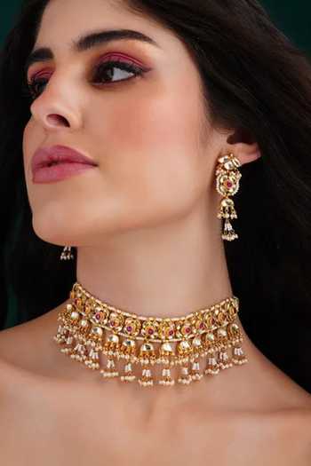 Buy_MAISARA JEWELRY_Pink Pearls, Stones, Beads Gold Polished Choker Set _at_Aza_Fashions