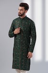 Kasbah_Green Silk Embroidered Thread Work Floral Kurta _Online_at_Aza_Fashions