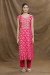 Naintara Bajaj_Pink Kurta Jacquard Embroidery Floral Round Neck Vines Work Pant Set _Online_at_Aza_Fashions