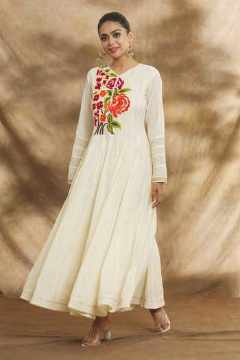 Peenacolada_Cream Muslin V-neck Embroidered Flared Anarkali _at_Aza_Fashions