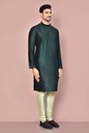 Arihant Rai Sinha_Green Silk Embroidery Thread Work Overlap Kurta _at_Aza_Fashions