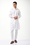 Buy_Taroob_White Silk Printed Moroccan Kurta Set _at_Aza_Fashions