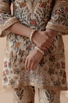 Buy_Aman Takyar_Ivory Pure Georgette Embroidery Thread Round Floral Kurta And Pant Set  