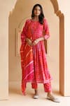 Buy_Geroo Jaipur_Pink Cotton Rayon Embroidered Thread Notched Work Kurta Pant Set _at_Aza_Fashions