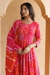 Geroo Jaipur_Pink Cotton Rayon Embroidered Thread Notched Work Kurta Pant Set _at_Aza_Fashions