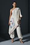 Buy_IKA_Ivory Pure Silk Embroidery Amoeba Abstract Bloom Kaftan And Pant Set  _at_Aza_Fashions