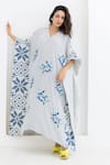 Buy_Pooja Rajgarhia Gupta_Off White Crepe Print Matrix V Neck Floral Kaftan _at_Aza_Fashions