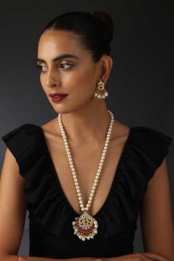 Buy_Swabhimann_Red Pearls And Kundan Embellished Necklace Set _at_Aza_Fashions