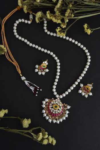 Shop_Swabhimann_Red Pearls And Kundan Embellished Necklace Set _at_Aza_Fashions