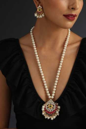 Shop_Swabhimann_Red Pearls And Kundan Embellished Necklace Set _Online_at_Aza_Fashions