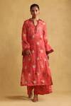 Buy_Ritu Kumar_Coral Viscose Embroidery Split V-neck Print Kurta With Palazzo _at_Aza_Fashions