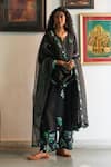 Buy_Label Earthen_Black Mangalgiri Cotton Embroidered Floral Notched Sanjh Kurta Set _at_Aza_Fashions