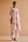 Amisha Kothari_Cream Silk Printed Floral Round Gopika Kurta Pant Set  _Online_at_Aza_Fashions