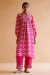 Buy_Amisha Kothari_Pink Silk Printed Digital V Neck Asavari Tunic And Pant Set _at_Aza_Fashions