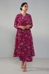 Buy_Label Shreya Sharma_Fuchsia Natural Crepe Printed Floral Raised Kurta With Pant _at_Aza_Fashions