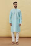 Samyukta Singhania_Sky Blue Silk Floral Pattern Kurta Set _Online_at_Aza_Fashions
