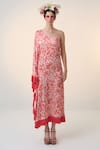 Buy_Dania Siddiqui_Red Satin Print Floral Asymmetric Neck Sora Kaftan  _at_Aza_Fashions