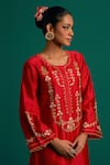 Anantaa by Roohi_Red Kurta And Pant Silk Chanderi Embroidered Floral Round Placed Blossom Set _Online