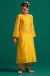 Shop_Anantaa by Roohi_Yellow Kurta And Pant Silk Chanderi Embroidered Floral Round Placed Thread Set 