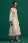 Buy Anantaa By Roohi Off White Silk, Chanderi Embroidery Round Placed Floral Thread Kurta With Pant Buy_Anantaa By Roohi_Off White Silk, Chanderi Embroidery Round Placed Floral Thread Kurta With Pant