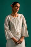 Shop Anantaa By Roohi Off White Silk, Chanderi Embroidery Round Placed Floral Thread Kurta With Pant Shop_Anantaa By Roohi_Off White Silk, Chanderi Embroidery Round Placed Floral Thread Kurta With Pant