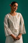 Anantaa by Roohi_Off White Kurta And Pant Silk Chanderi Embroidered Placement Set With Dupatta _Online