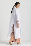 THREE_White Solid Long Shirt _Online