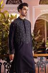 Shop_DiyaRajvvir_Black Cotton Silk Embroidery Thread Hexagon Pattern Kurta Set _at_Aza_Fashions