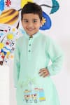 Shop_LA Dee DA_Green Silk Embroidery Bus Motif Kurta And Pyjama Set _at_Aza_Fashions