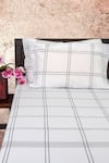 Buy_H2H_White Cotton Printed Checkered Bedsheet Set _at_Aza_Fashions