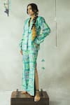 Buy_DOH TAK KEH_Blue Bemberg Fine Silk Printed Abstract Lapel Collar Munni Blazer  _Online_at_Aza_Fashions