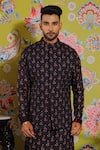 YAJY by Aditya Jain_Black Silk Woven Floral Quilted Bundi And Printed Kurta Set _Online_at_Aza_Fashions