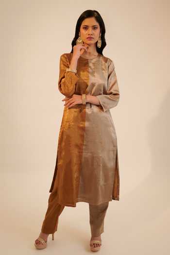 Buy_Sheela Suthar_Gold Silk Keyhole Neck Color Block Metallic Kurta And Pant Set _at_Aza_Fashions