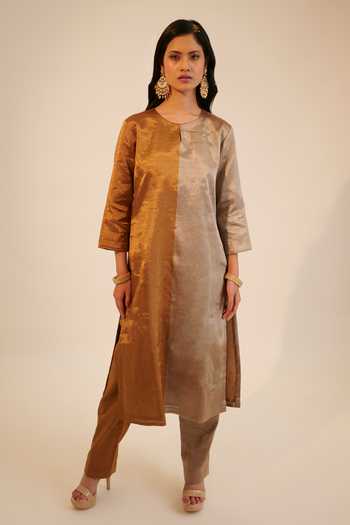 Buy_Sheela Suthar_Gold Silk Keyhole Neck Color Block Metallic Kurta And Pant Set _Online_at_Aza_Fashions