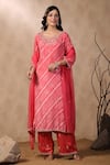 Buy_Palak Khandelwal_Pink Silk Embroidered Sequins V Neck Leheriya Pattern Kurta Set 