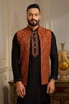 Vanshik_Black Pashmina Blend Embroidery Damask Kashmiri Bundi Kurta Set _Online_at_Aza_Fashions