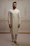 Buy_Vanshik_Off White Silk Embroidery Damask Bloom Jaal Kurta Set_at_Aza_Fashions