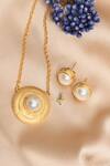 Buy_Totapari_Gold Plated Pearls Luminous Textured Round Pendant Necklace Set _at_Aza_Fashions
