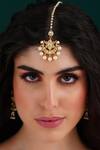 Buy_Maisara Jewelry_Gold Plated Pearl Embellished Maangtikka _at_Aza_Fashions