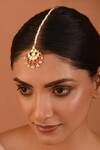 Buy_MAISARA JEWELRY_Peach Embellished Geometric Maangtikka _at_Aza_Fashions