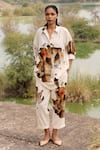 Buy_Kharakapas_Brown Cotton Collared Myna Art Print Tunic And Trouser Set _at_Aza_Fashions