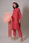 Priti Prashant_Coral Kurta And Pant Linen Printed Collar Hasu Set With Stole  _Online_at_Aza_Fashions