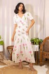 Buy_Kalakaari By Sagarika_White Cotton Print Tulip V Ruched Maxi Dress _at_Aza_Fashions