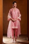 Buy_Bunka_Pink Organza Lace V-neck Farida Floral Print Kurta Pant Set _at_Aza_Fashions