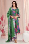 Buy_Negra Elegante_Green Cotton Silk Printed Floral V-neck Kurta Pant Set  _at_Aza_Fashions