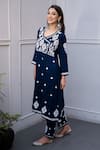 Buy_House of Chikankari_Blue Rayon Embroidery Chikankari Scoop V Neck Aariz Kurta With Pant  _Online_at_Aza_Fashions